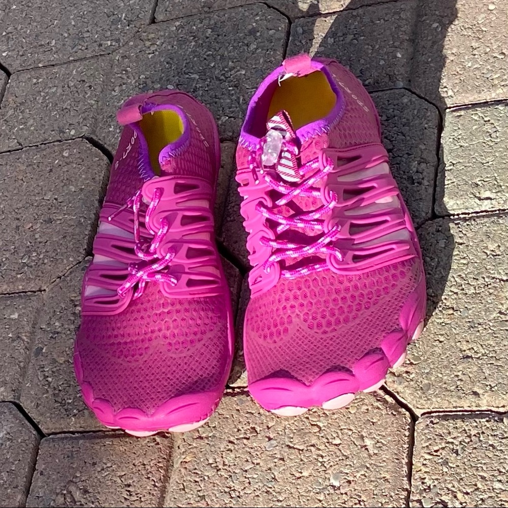 Sport-E women rosy pink on pink barefoot sneakers. Size 42. Great used condition